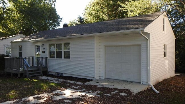 Building Photo - 6208 E 148th Terrace
