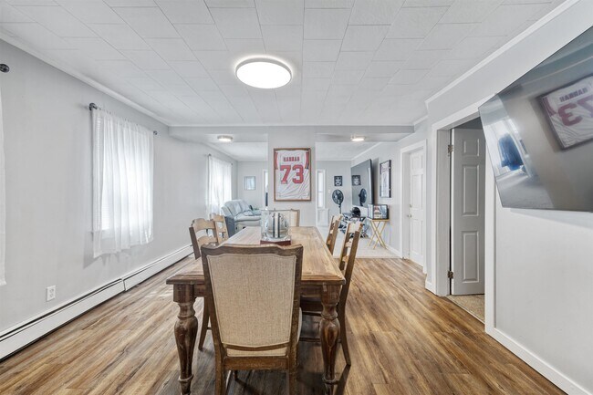 Foto del edificio - 429 Cartier St