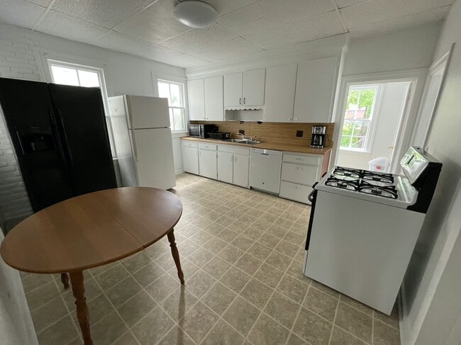 Building Photo - 68 W Mohawk St