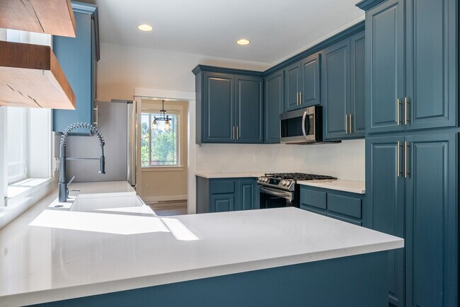 Building Photo - 2956 NW Chardonnay Ln