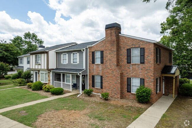 Building Photo - Jamestowne Commons