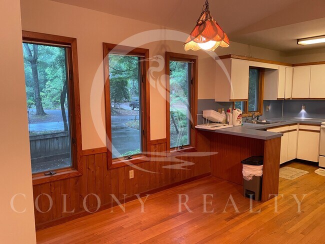 Building Photo - 222 Woodland Dr