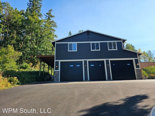 Building Photo - 3 br, 3.5 bath House - 19645 SE Petrovitsk...