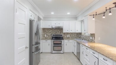 Building Photo - 3406 Deerwood Ln