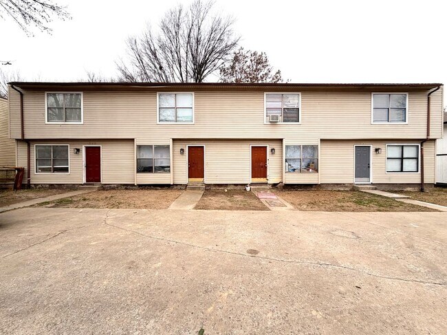 Building Photo - 531 N Betty Jo Dr