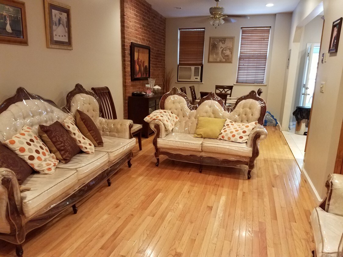 Foto principal - 5003 7th Ave