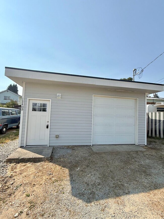 Photo - Charming 2-Bed, 1-Bath White Center Home