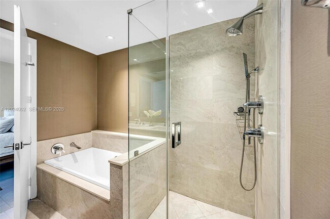 Foto del edificio - 488 NE 18th St