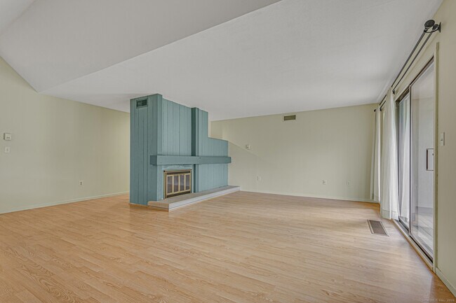 Building Photo - 101 Mallard Dr