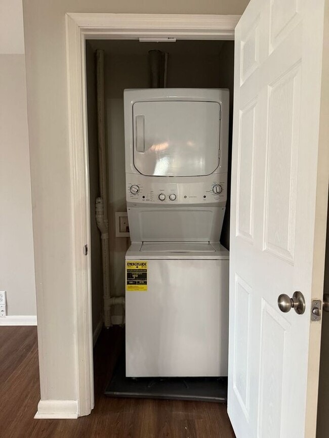 Foto del edificio - Remodeled 1 Bedroom Apartment!!! Walk to the Square or Steps from Sumner Regional Hospital