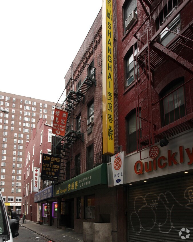 Building Photo - 9 Pell St