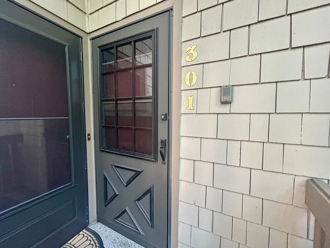Primary Photo - Spacious 2 Bedroom Condo Unit in North Sea...
