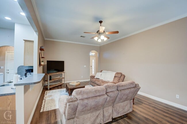 Building Photo - LEGACY BEAUTY.. Close to Barksdale Air Force Base..