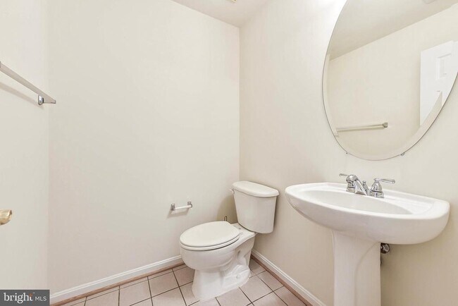 Building Photo - 42485 Regal Wood Dr