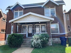 Building Photo - 5026 Chippewa St