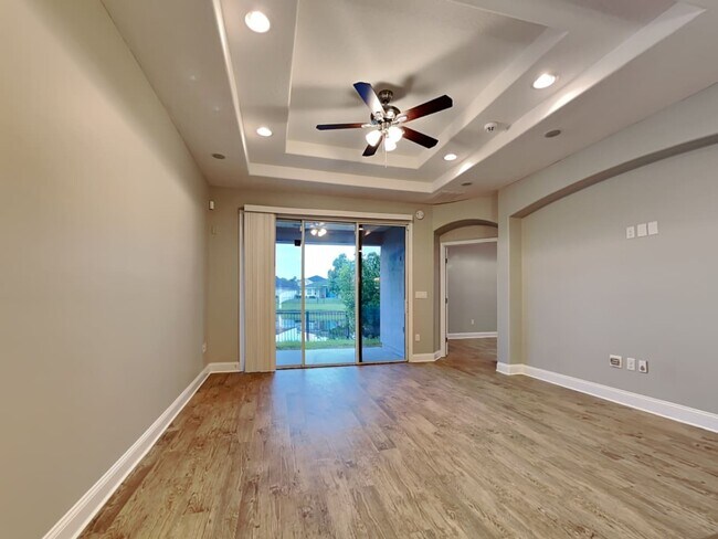 Building Photo - 832 Glendale Ln