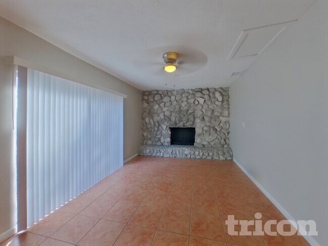 Foto del edificio - 1101 Seffner Valrico Rd