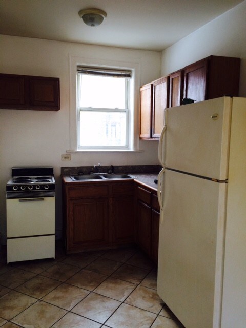 Primary Photo - 835-837 E 80th St