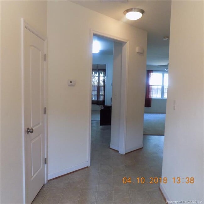 Building Photo - 510 Heatherwood Loop
