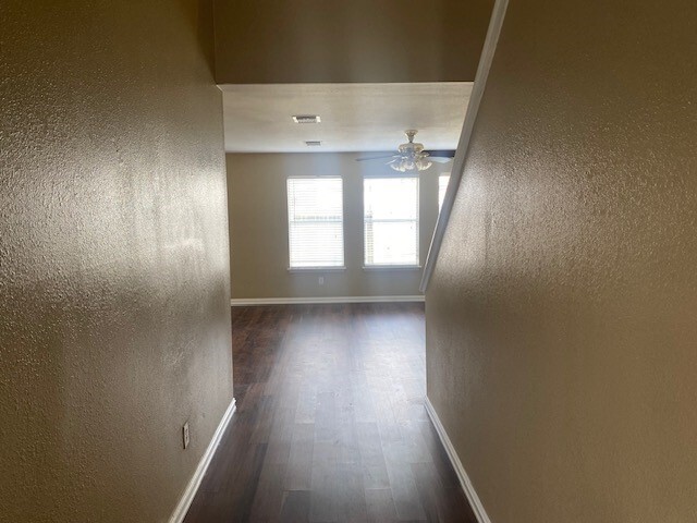 Building Photo - 5906 Drenner Park Ln