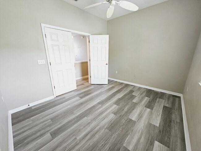 Foto del edificio - Available now!