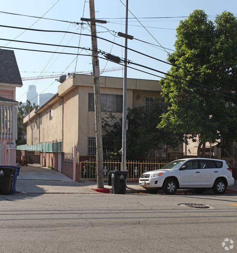Primary Photo - 820 Alpine St
