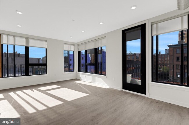 Building Photo - 500 N 13th St