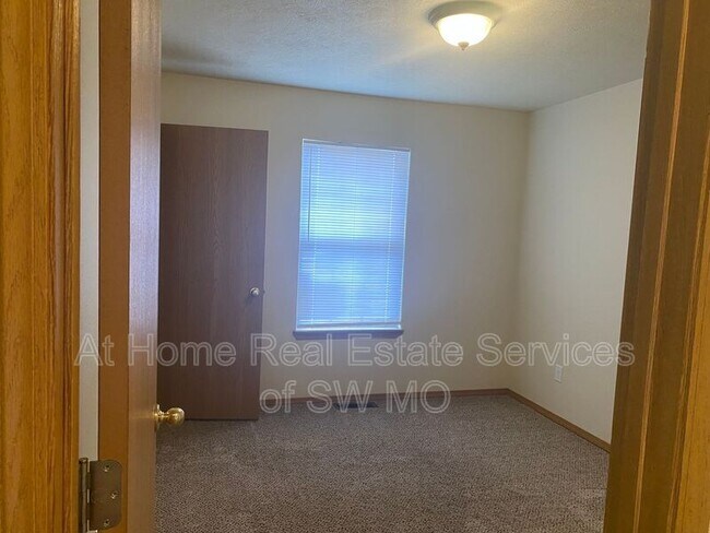 Foto del edificio - 5603 N Purple Ln