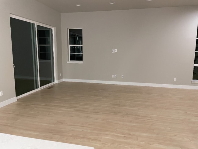 Building Photo - 6133 Stable View St