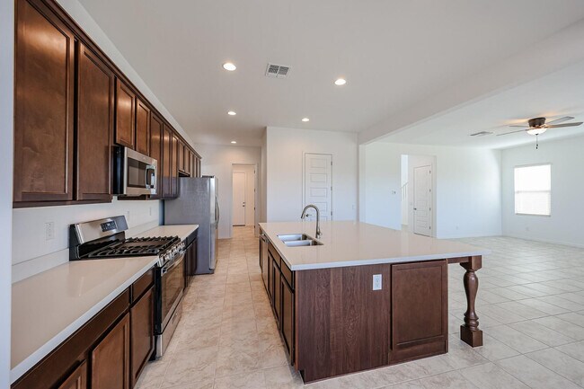 Foto del edificio - 7677 W Smoketree Dr