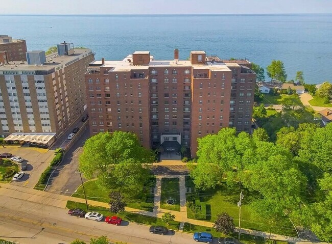 Foto del edificio - 11720 Edgewater Dr