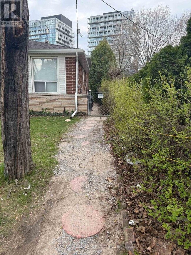 Building Photo - 3 Lisburn Crescent