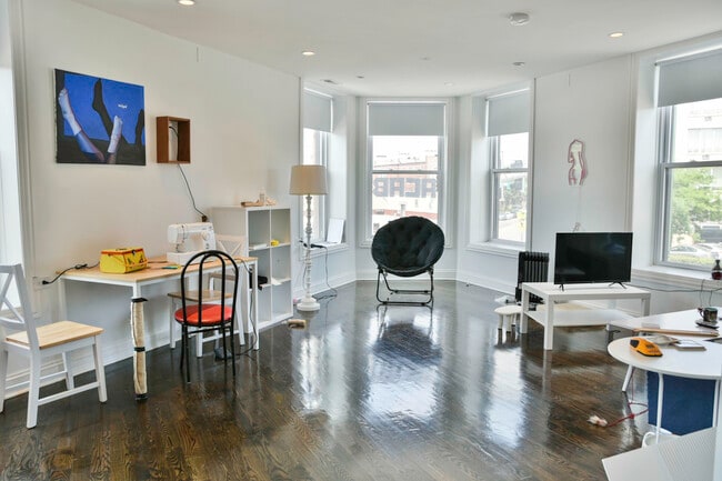 Building Photo - 2450 N Milwaukee Ave