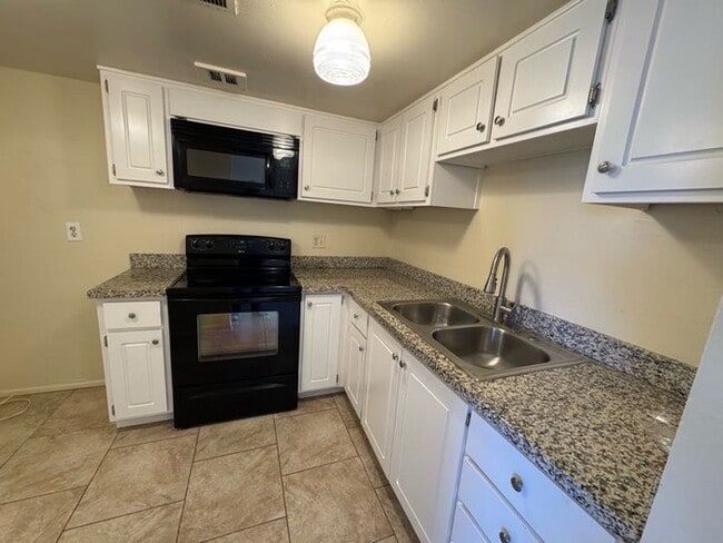 Foto del edificio - Maryvale 2br townhome