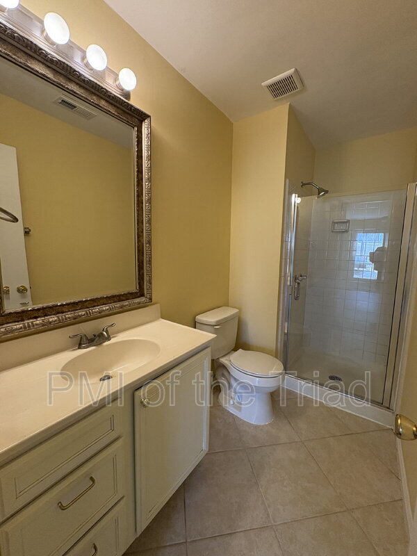 Foto del edificio - 3123 Colony Dr