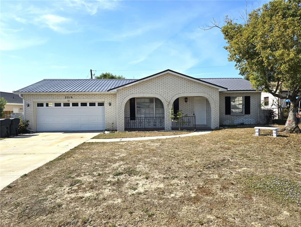 Foto principal - 2216 Tanglewood Way