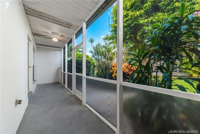 Building Photo - 2124 SE Edler Dr