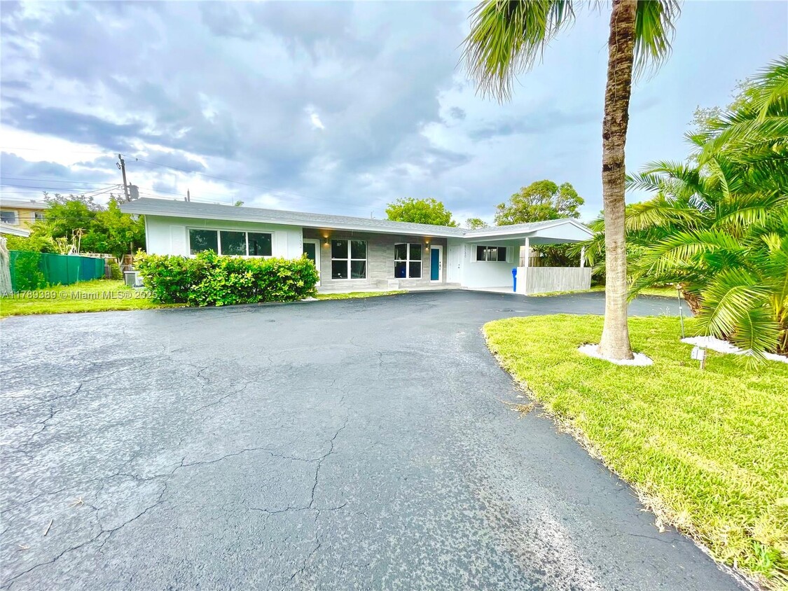 Foto principal - 5130 NE 17th Terrace