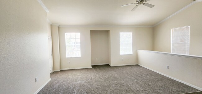 Building Photo - Gated Community in Palm Estates 2/2/1