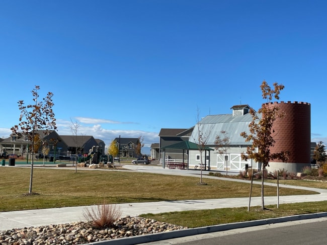 Foto del edificio - 817 Morning Glory Rd