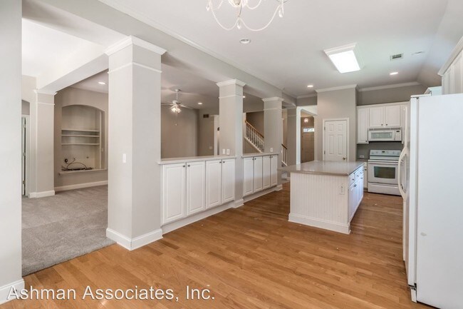 Foto del edificio - 5 br, 4 bath House - 227 Brookview Place