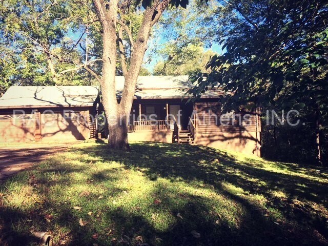 Primary Photo - 290 Saxon Woods Dr