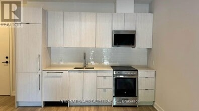 Building Photo - 4130 Parkside Village Dr