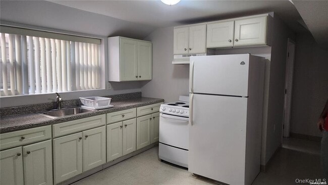 Foto del edificio - 611 E Park Ave