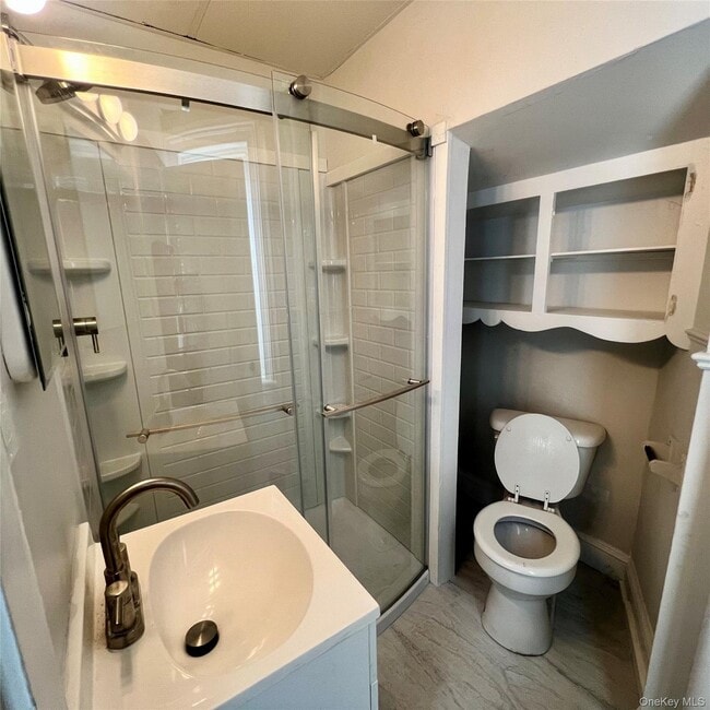 Building Photo - 140 Albany Ave