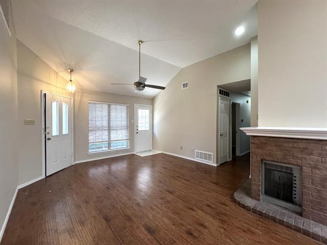 Building Photo - 5013 Hearthcrest Dr