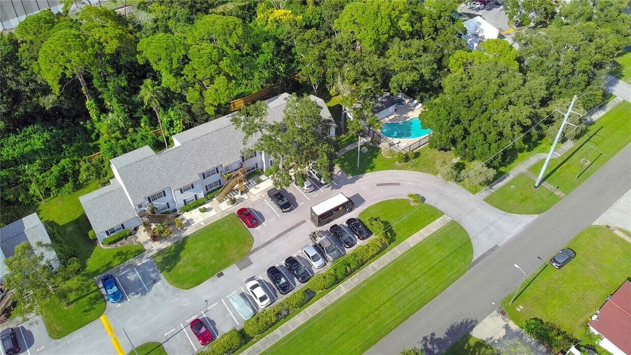 Foto principal - 5615 67th Ave N