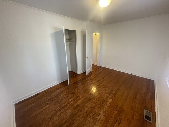 Foto del edificio - 2 bd 1 ba house