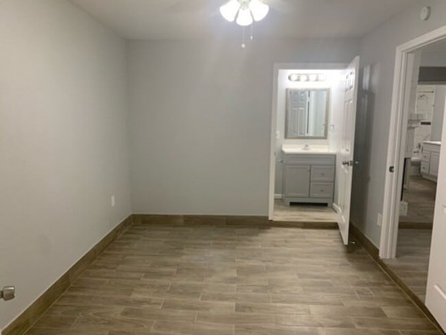 Building Photo - Coming Soon !