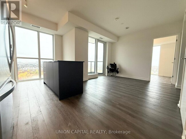 Building Photo - 3071 Trafalgar Rd